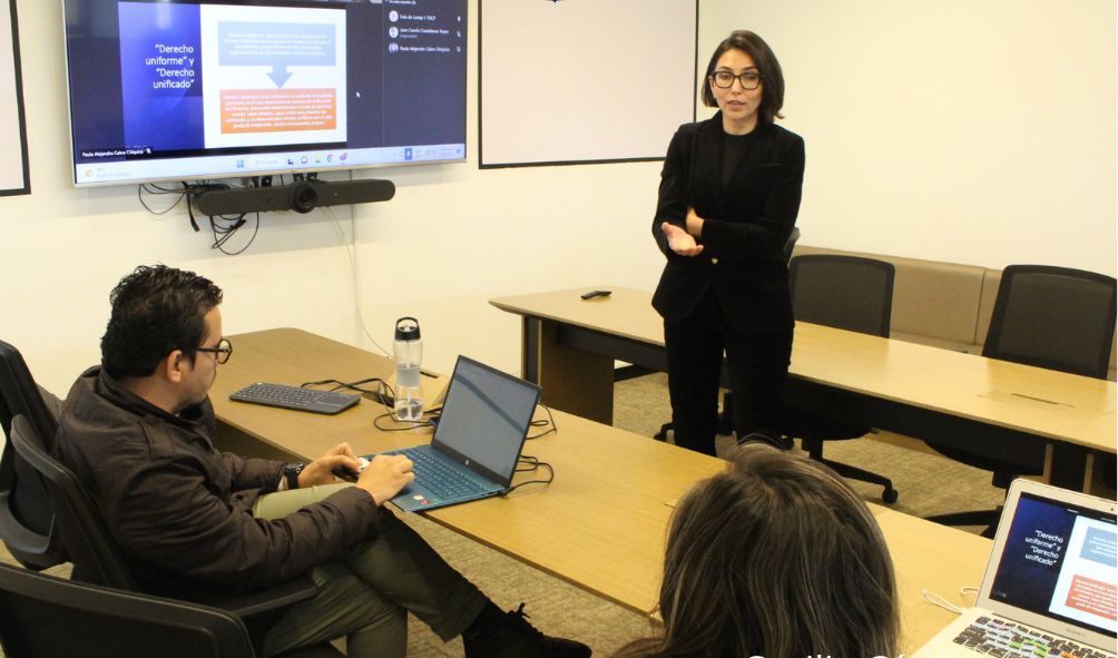 Profesora María Elisa Morales impartió clases en programa de Doctorado en Derecho de U. de La Sabana
