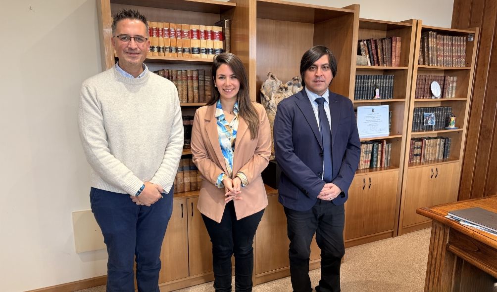 Seremi de Justicia y DDHH de Los Ríos realizó visita protocolar a la Fac. de Ciencias Jurídicas y Sociales UACh