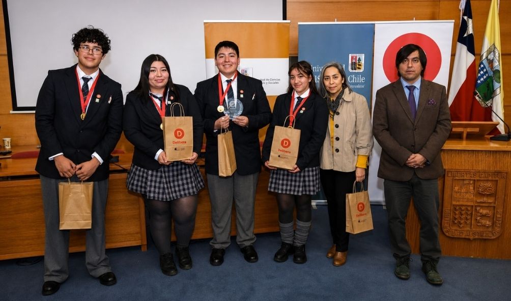Equipo Leyendas Fenner Liceo Bicentenario Industrial La Unión ganó final regional del Torneo Delibera 2026